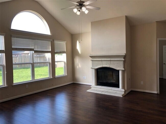 Foto del edificio - 26310 Creston Woods Dr