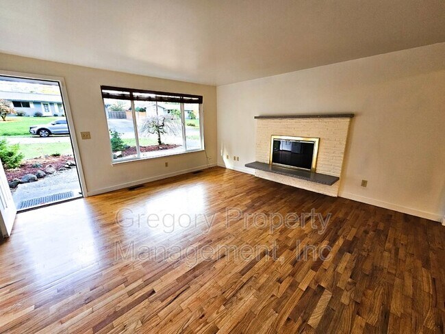 Building Photo - 7840 135th Ave NE