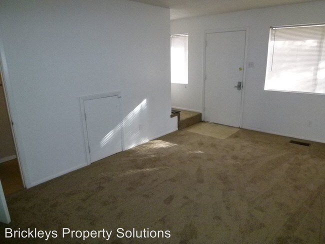 Building Photo - 536 Madeira Dr SE