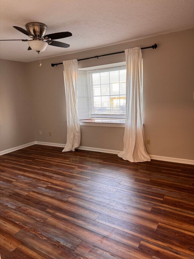 Foto del edificio - 3 Bedroom || 2.5 Bathroom - Townhome