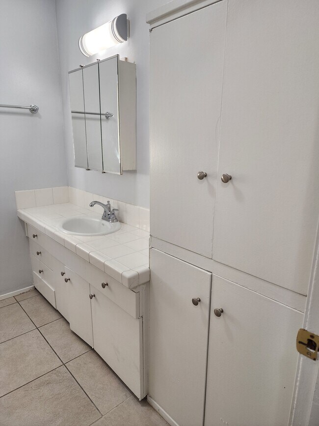 Foto del edificio - 1104 N Monterey St