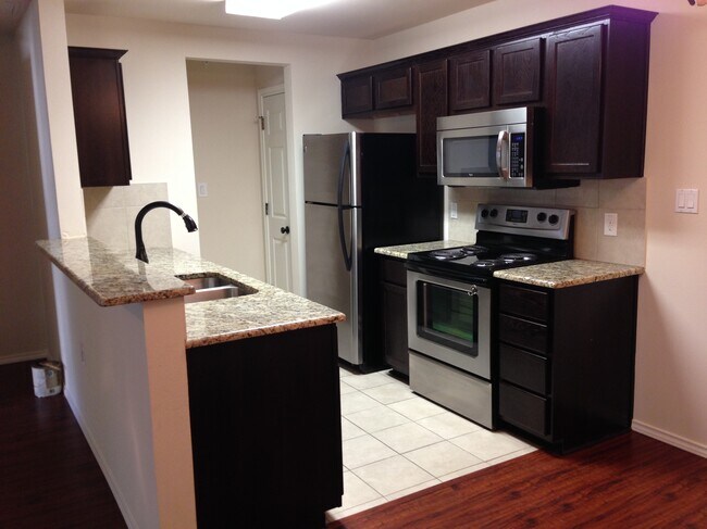 Building Photo - 12446 Starcrest Dr