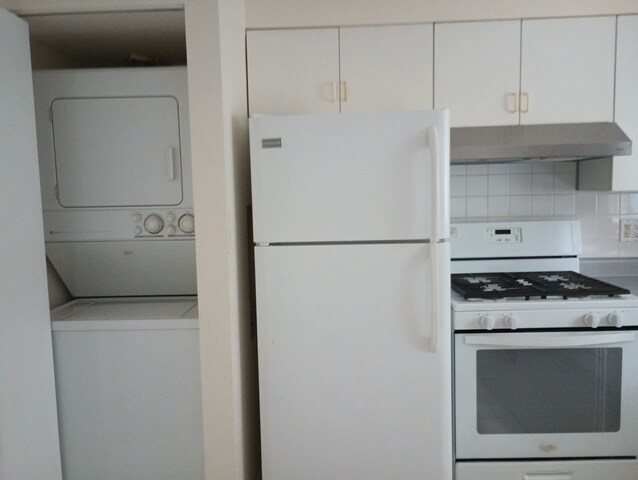 Laundry unit - 140 Green Bay Rd