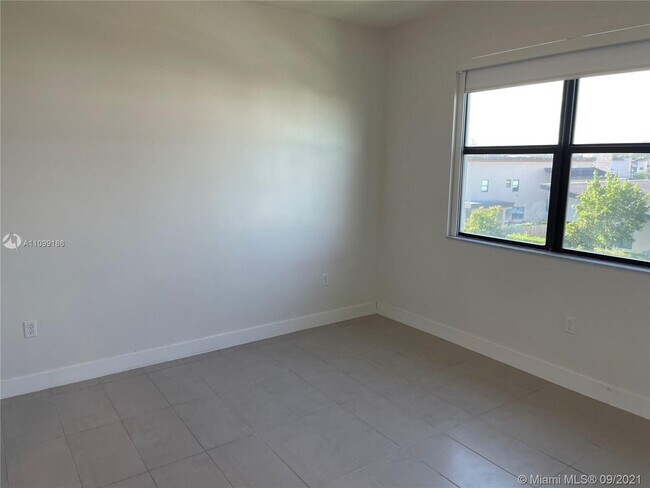 Foto del edificio - 7809 NW 104th Ave