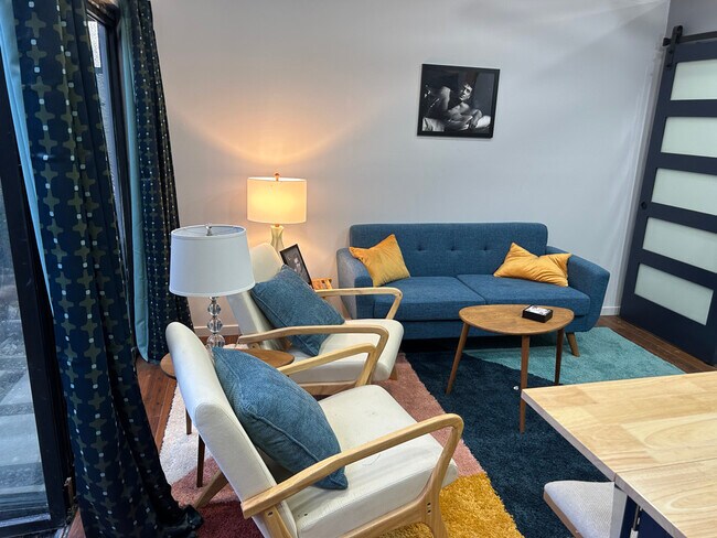 Foto del edificio - 629 N Reese Pl