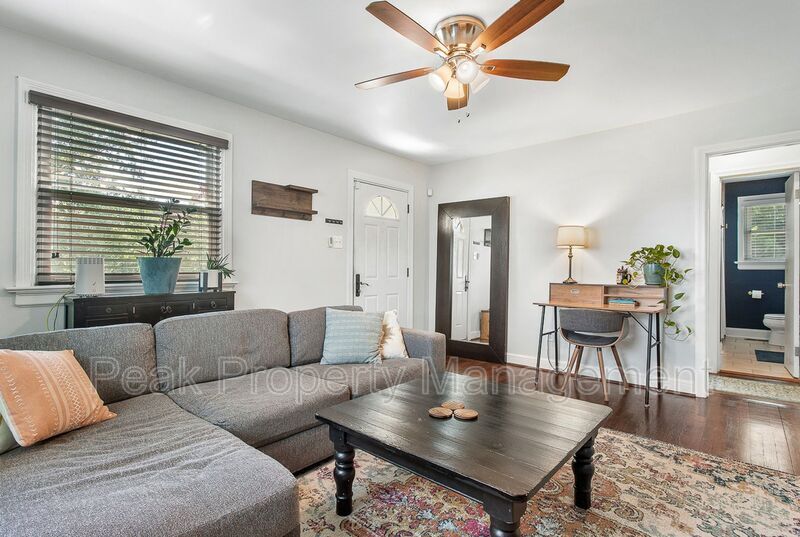 Primary Photo - 515 W 22nd St