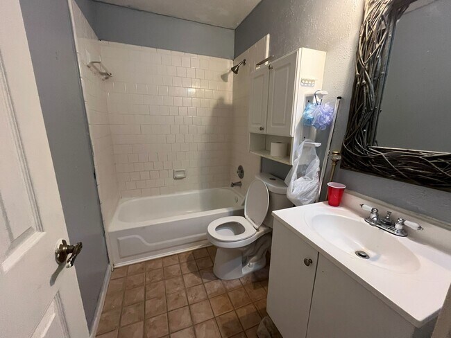 Foto del edificio - 2318 Pheasant Creek Dr