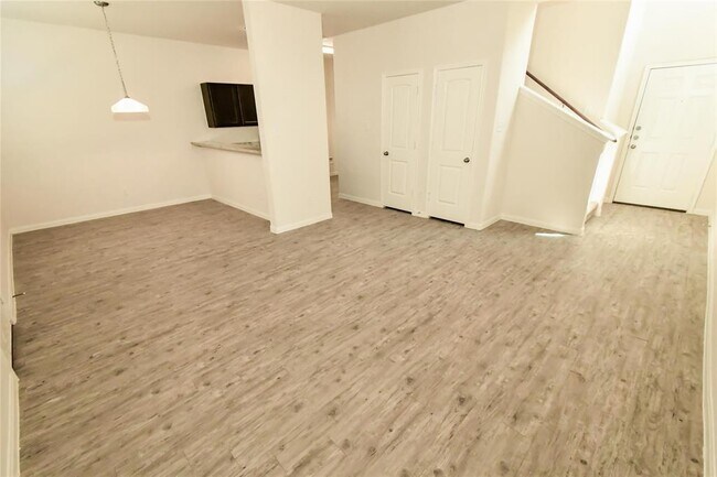 Building Photo - 4134 Silver Ranch Rd