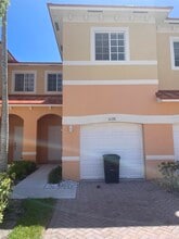 Building Photo - 5176 SE Mariner Garden Cir