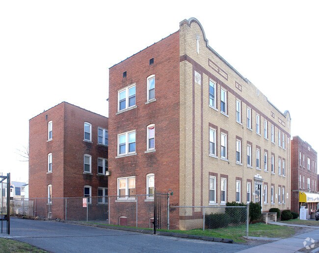 Building Photo - 1880 Broad St