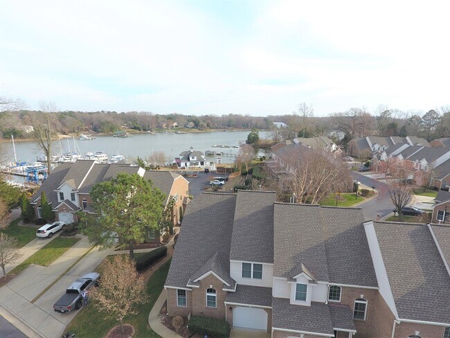 Building Photo - 208 Bluff Terrace