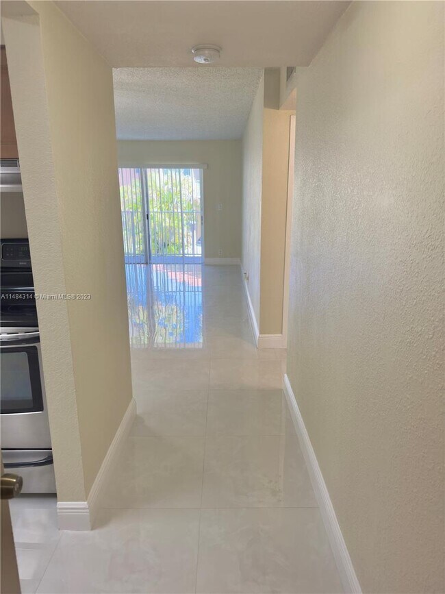 5201 Geneva Ct Unit 212, Doral, FL 33166 Condo for Rent in Doral, FL