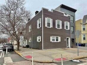 Building Photo - 48 Carlton Ave
