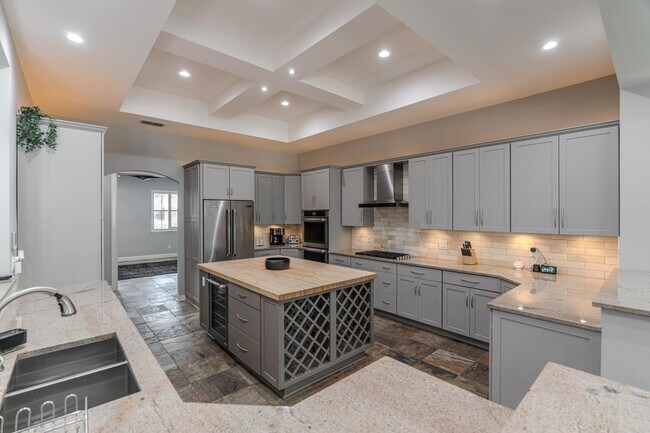 Foto del edificio - 6502 Sussex Ct