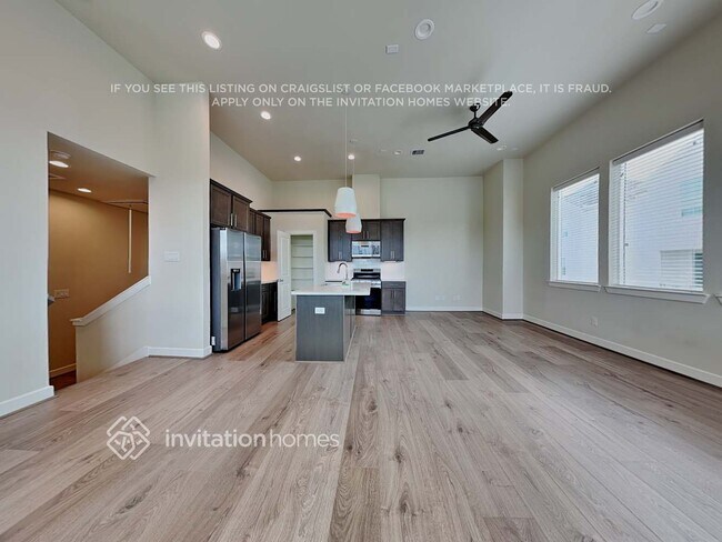 Foto del edificio - 716 Wilshire Brook Ln