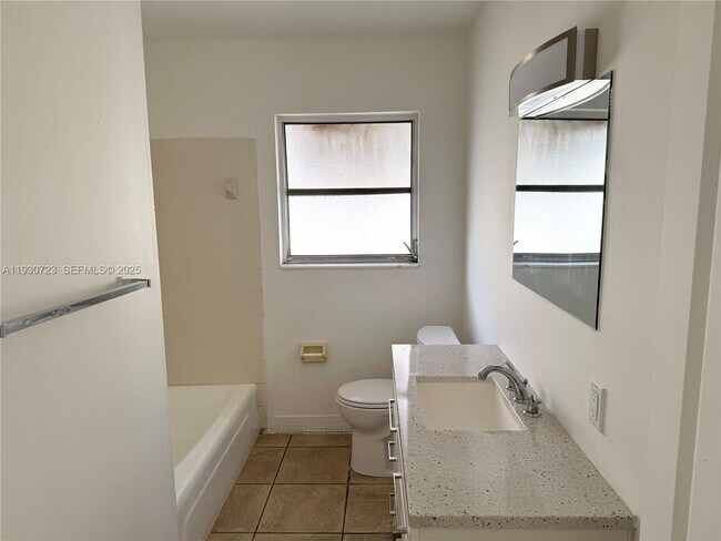 Foto del edificio - 5615 NW 14th St