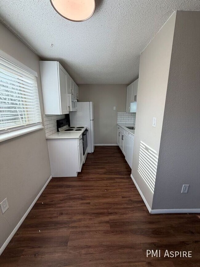 Building Photo - 1 MONTH FREE! Updated 1 Bedroom 1st Floor Apartment Home in Lakewood near Hwy 6!
