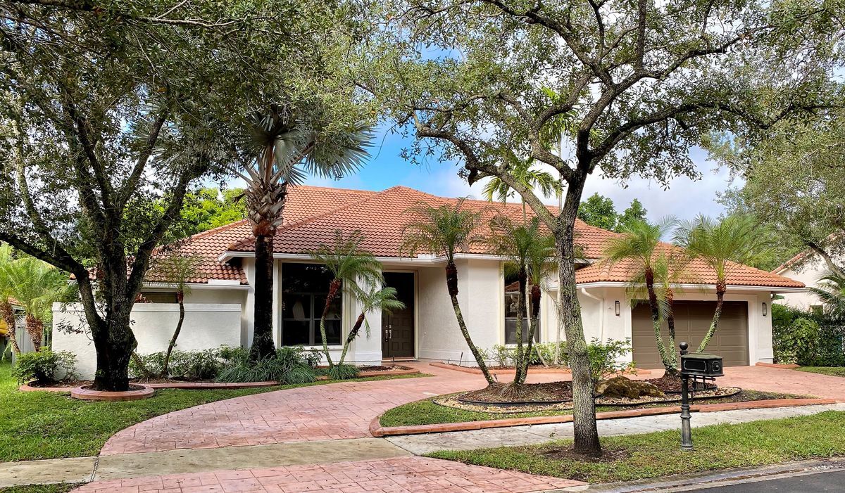 Foto principal - 1099 Waterbrook Ln