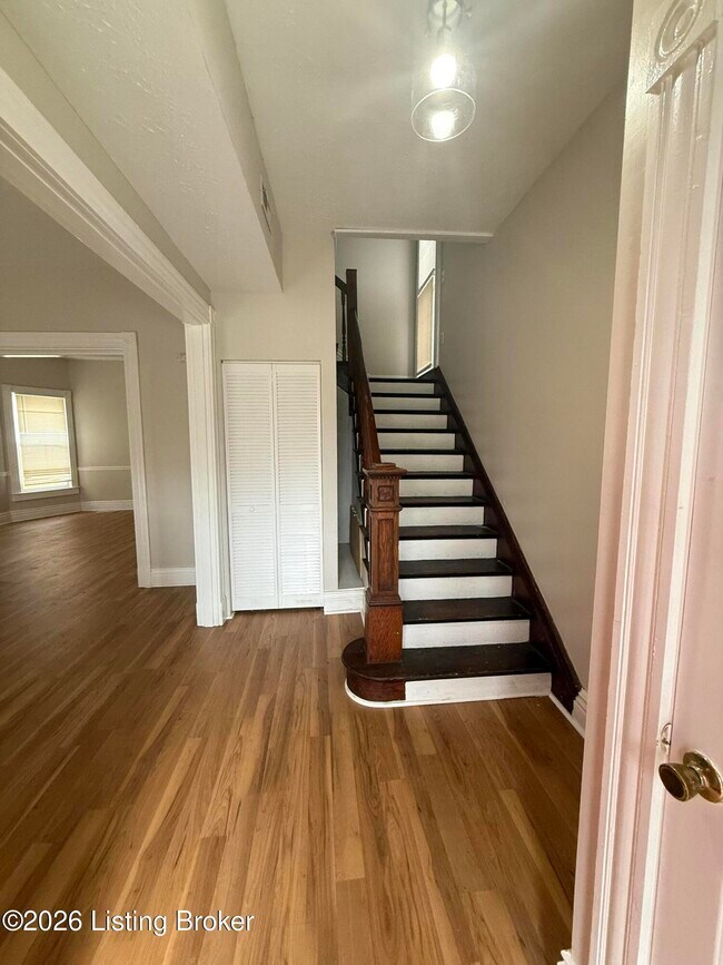 Foto del edificio - 2547 Bank St