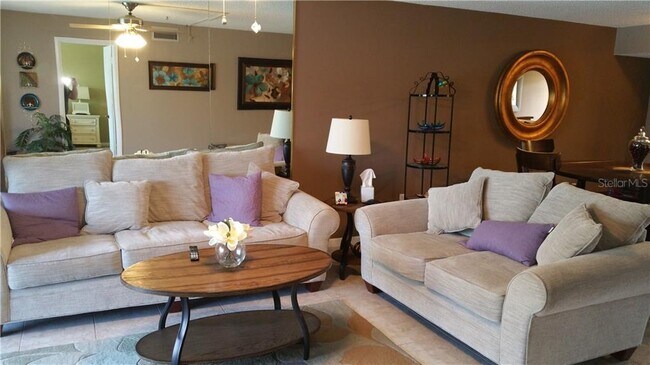 Foto del edificio - 7930 Sun Island Dr S