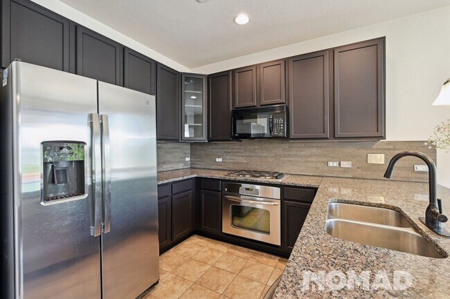Building Photo - Spacious 5BR House in Thornton