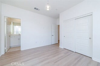 Building Photo - 173 Cadence