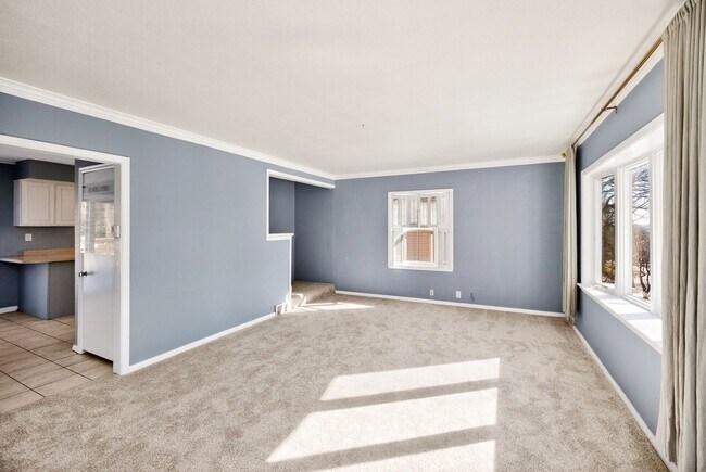 Foto del edificio - SOUTH OF GRAND LOCATION!! 4 Bedroom, 1.5 Bathroom Home in Des Moines!