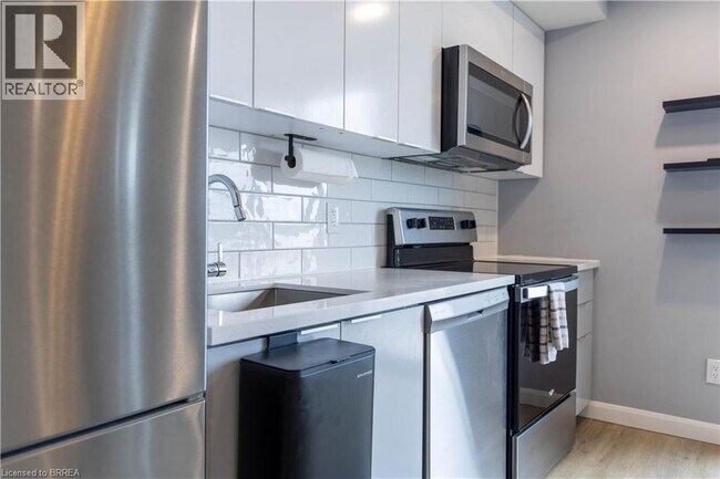 Photo du bâtiment - 7 Erie Ave