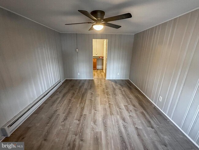 Foto del edificio - 95 New Freedom Rd