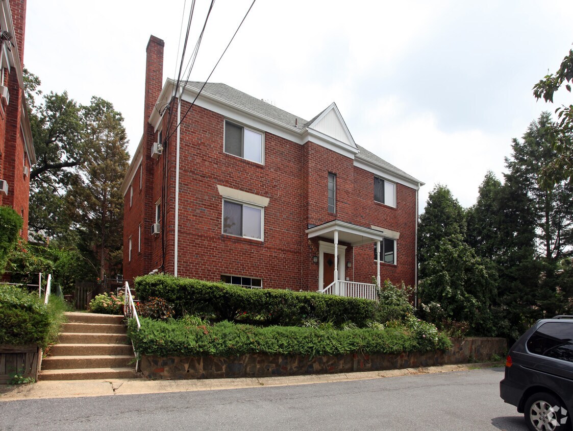 Primary Photo - 8705 Plymouth St