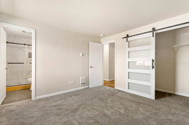 Foto del edificio - 2827 SW Pumice Ave