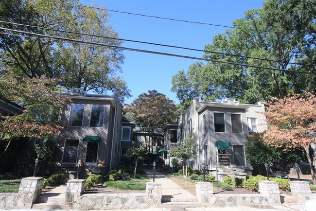 Foto del edificio - 864 Charles Allen Dr NE