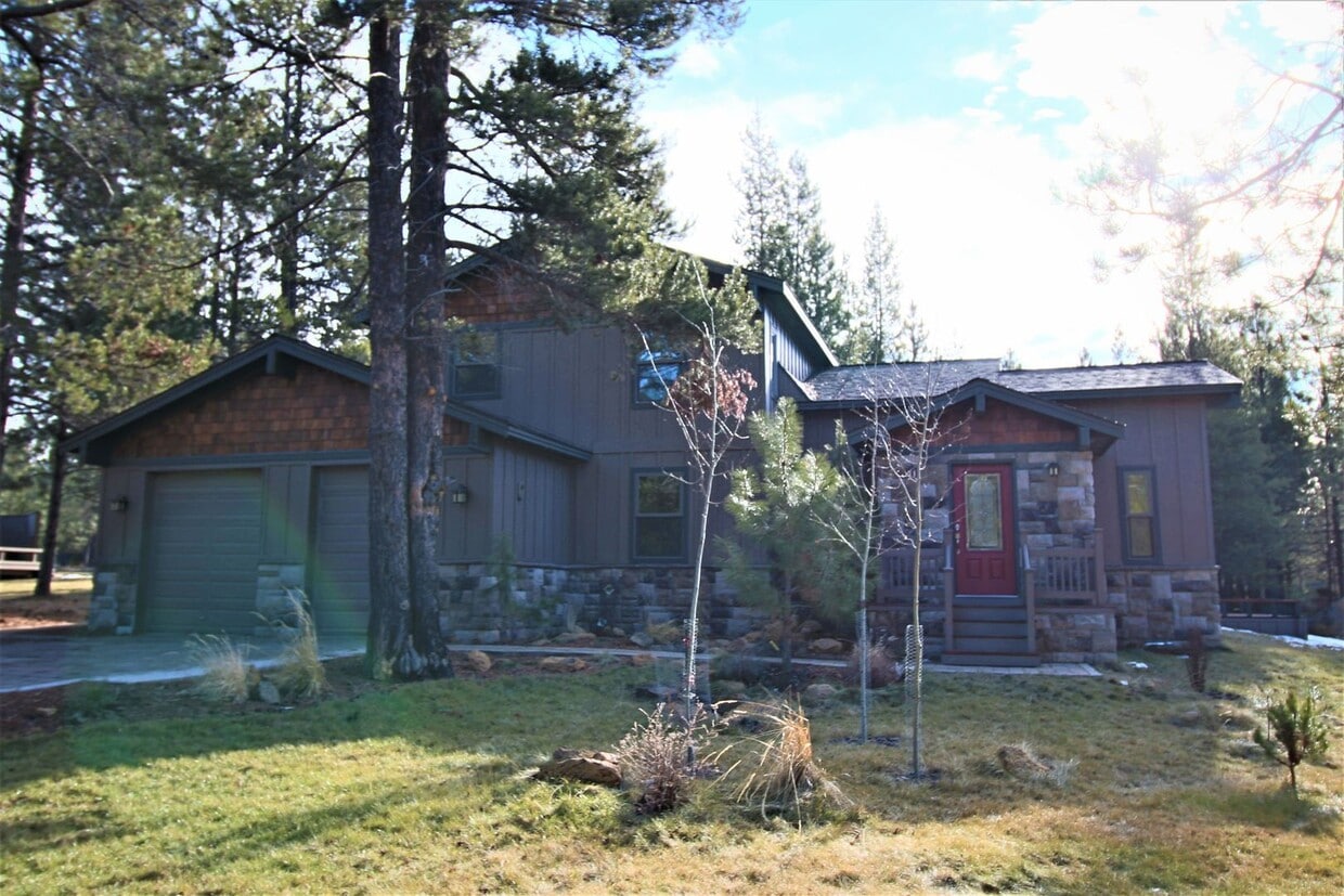 Primary Photo - Short-Term Lease in Sunriver through May 31, 2026 - FALL SPECIAL $350.00 off first month rent wit...