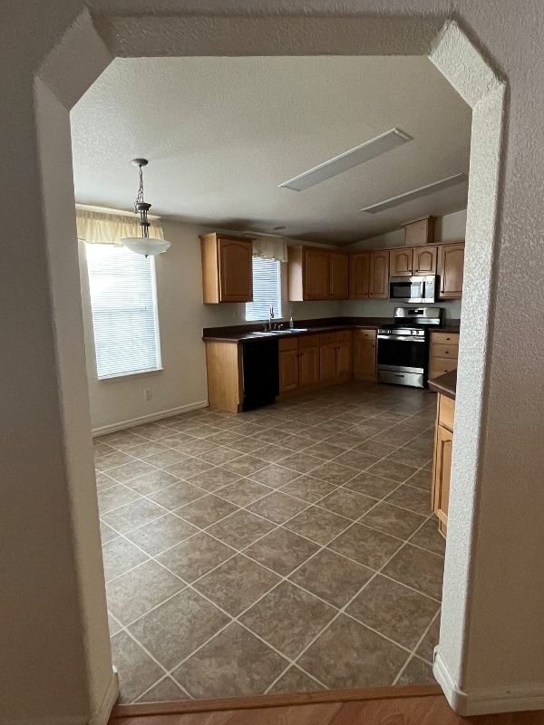 Building Photo - 1124 Louie St