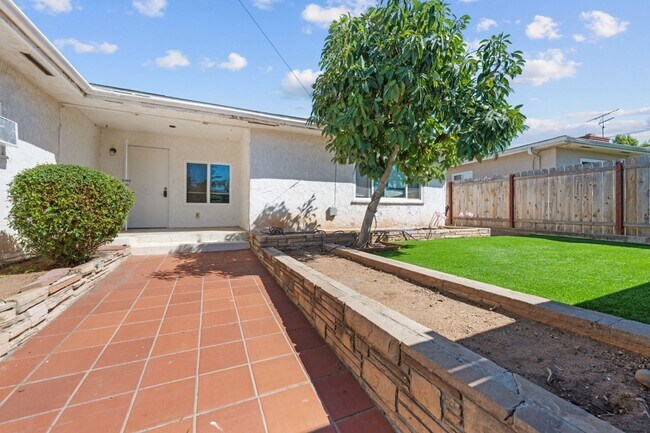 Foto del edificio - 5227 E Falls View Dr