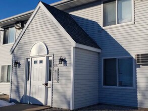 Building Photo - 687 Wood Violet Ln