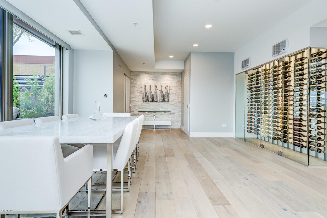 Foto principal - 7141 E Rancho Vista Dr