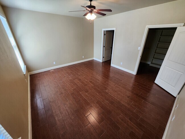 Building Photo - 1413 N Monte Vista St