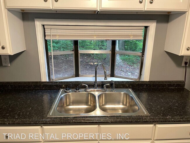 Foto del edificio - 2 br, 1 bath House - 6074 SUSAN DRIVE