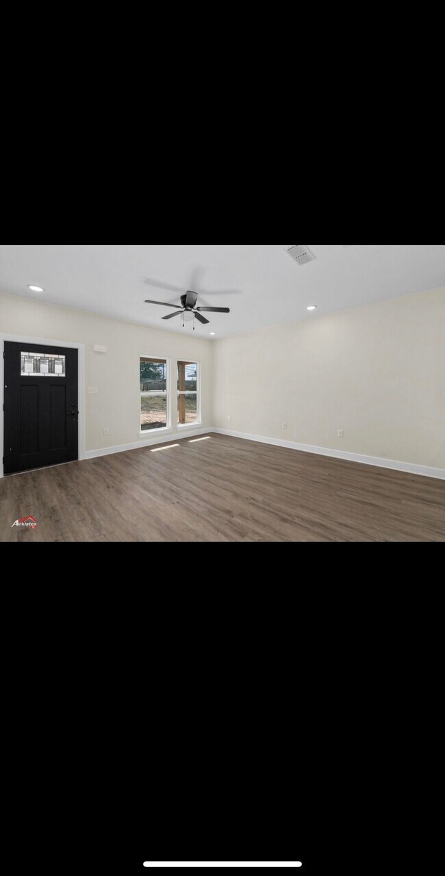 Foto del edificio - 3219 Stone Rd