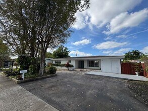 Building Photo - 19410 NE 19th Ave