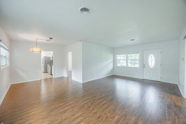 Building Photo - 1313 Radclyffe Rd