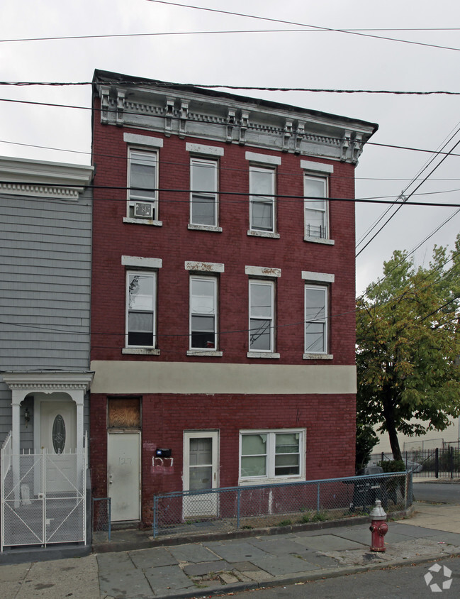 Foto principal - 371 Bramhall Ave