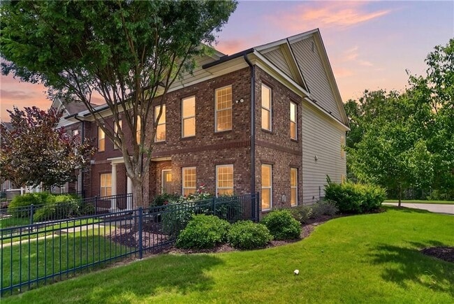 Photo - 920 Westmoreland Circle Northwest Townhome