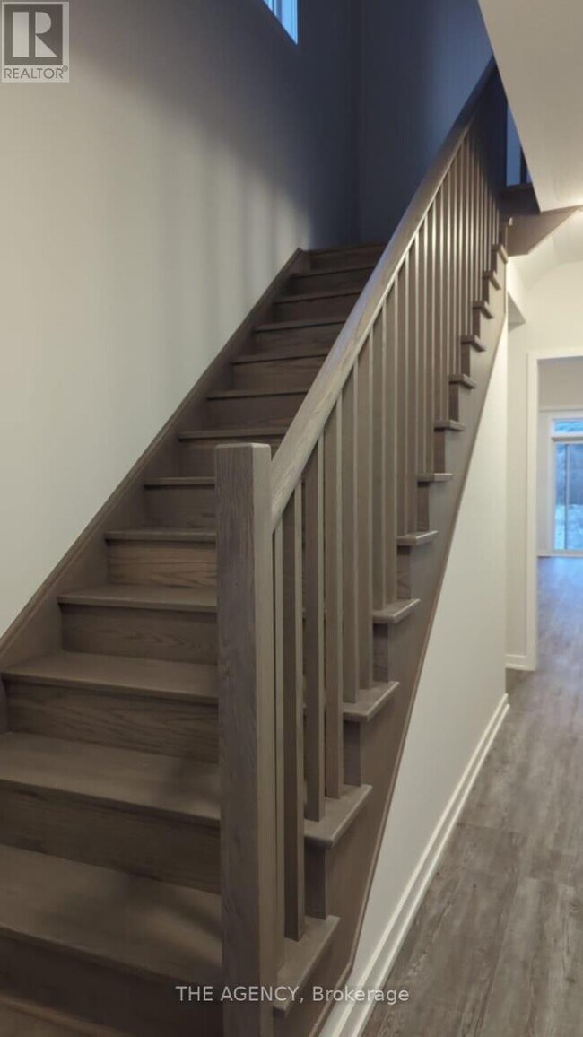 Photo du bâtiment - 2036 Horace Duncan Cres