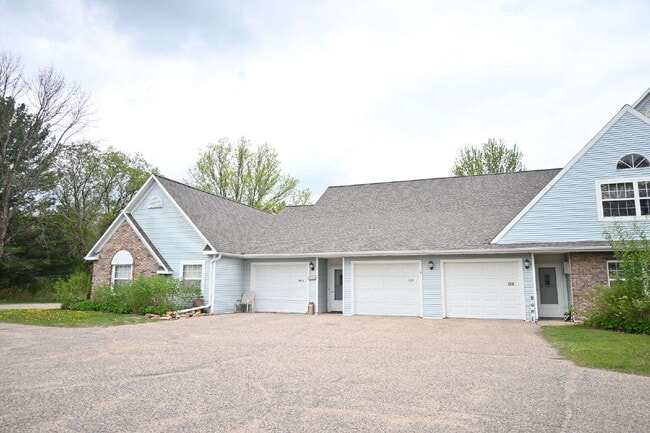 Building Photo - 3308 Echo Dells Ave