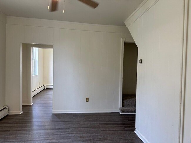 Foto del edificio - Palmyra School District 3 Story 1 Bedroom ...