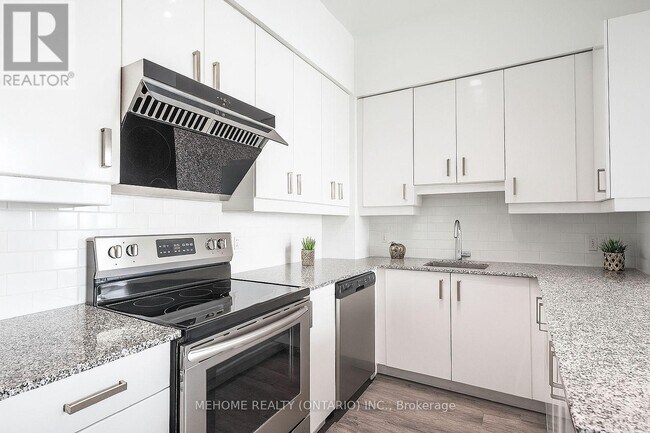 Photo du bâtiment - 11611 Yonge St