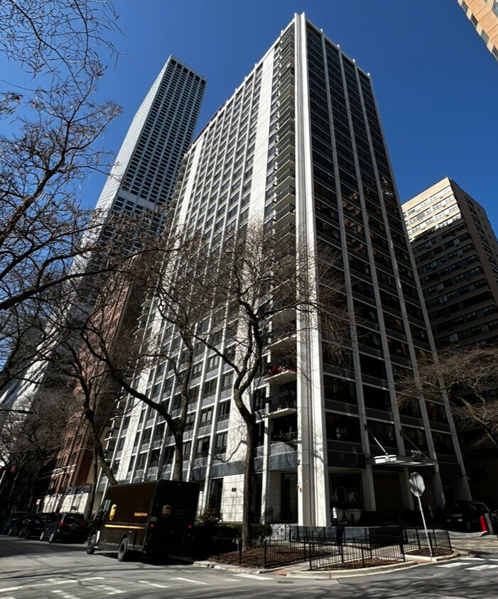 Foto principal - 222 E Pearson St