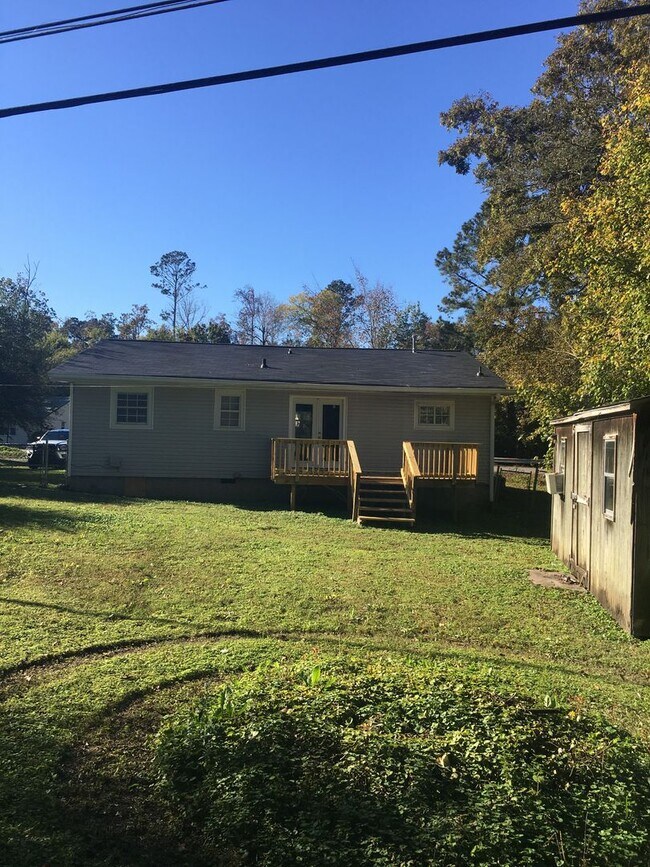 Building Photo - 3/1.5 House in West Rome $1,195